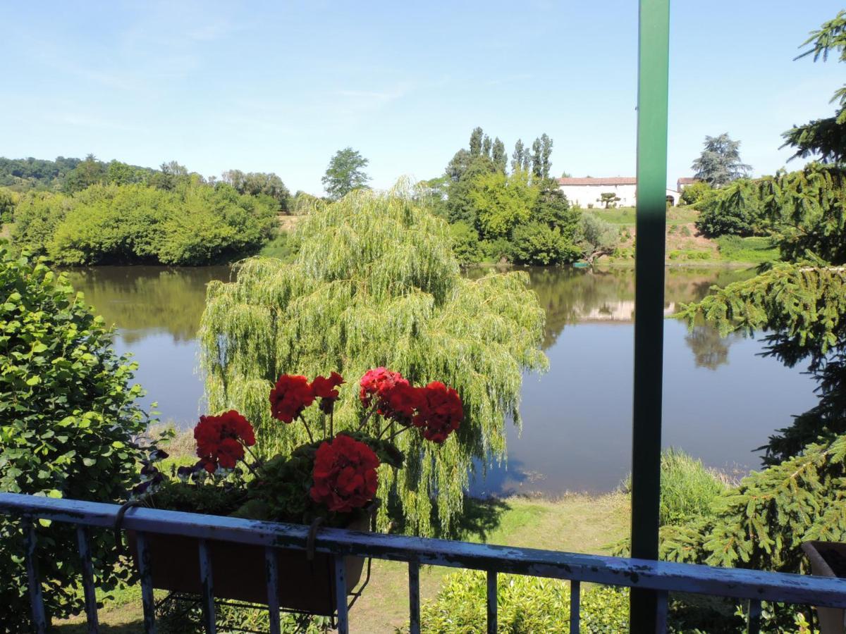 Le Jardin Des Cygnes Bed & Breakfast Pineuilh Екстериор снимка