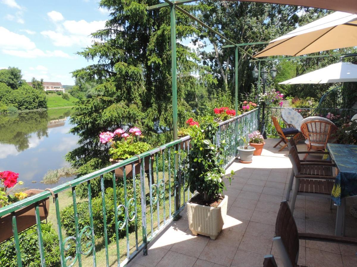 Le Jardin Des Cygnes Bed & Breakfast Pineuilh Екстериор снимка